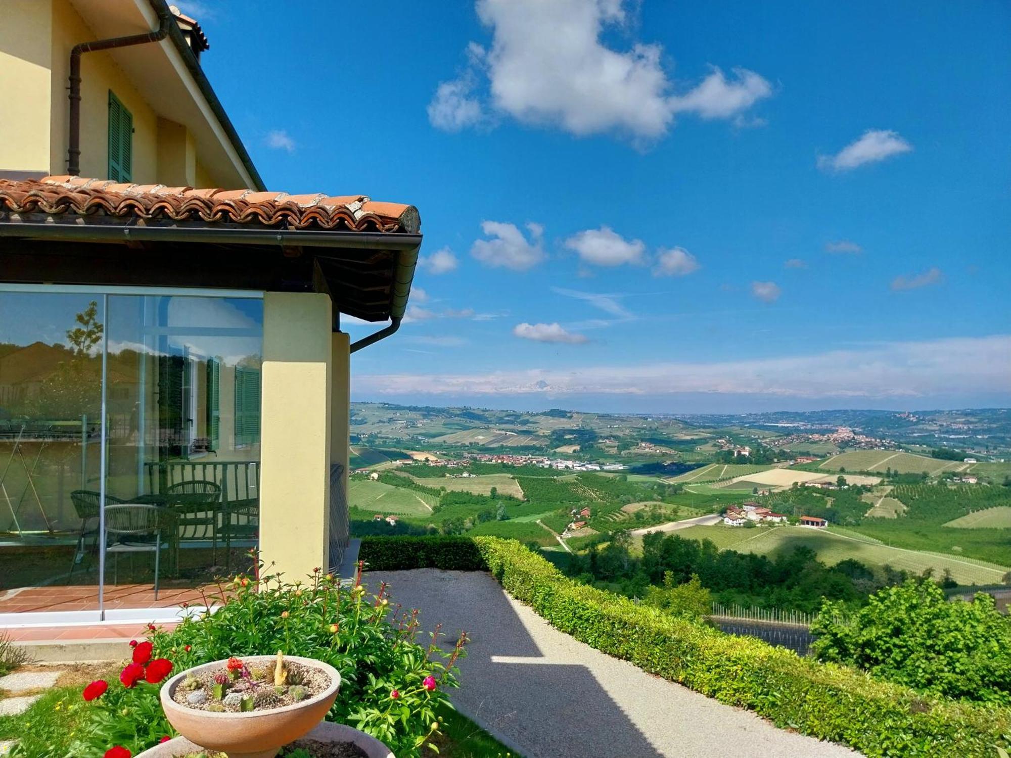 Villa Bellavista Alba, B&B Buitenkant foto